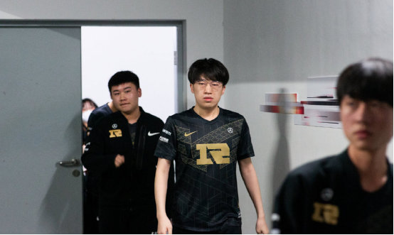 攀登的长影 攀登的长影